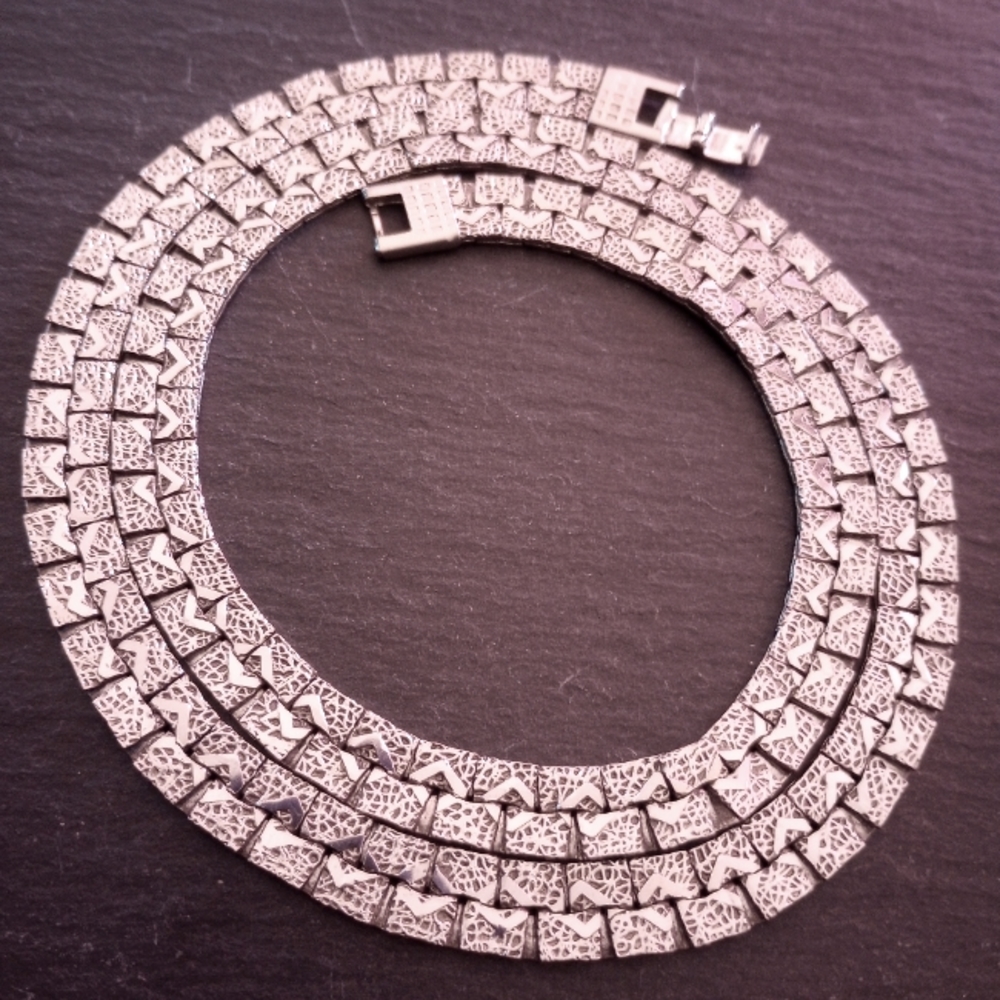Vintage Silver Textured Articulated Flat Chain